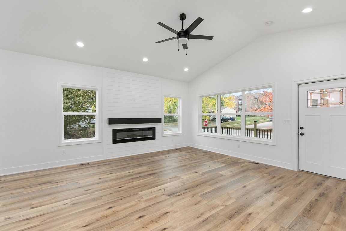 next background image