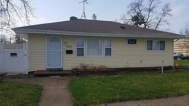 17835 William St photo 1