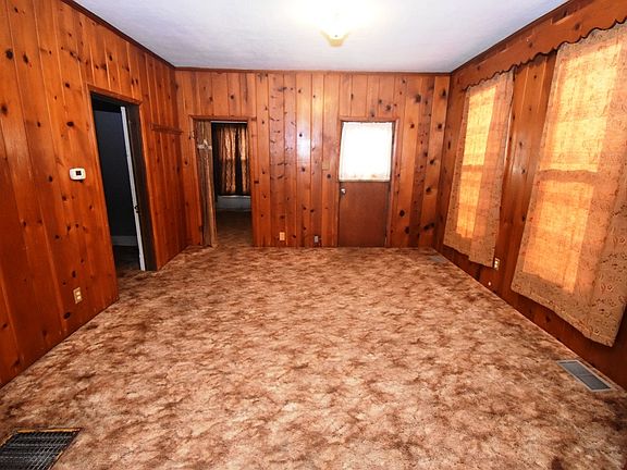 2nd image of 455 W Green St