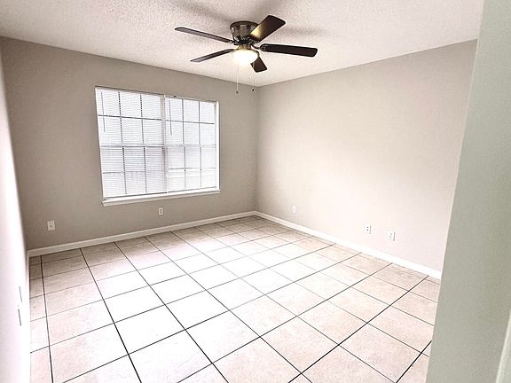 5th image of 3013 Yorktown Cir