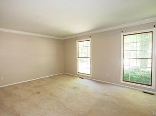 1860 Braumton Ct, Chesterfield, MO 63017