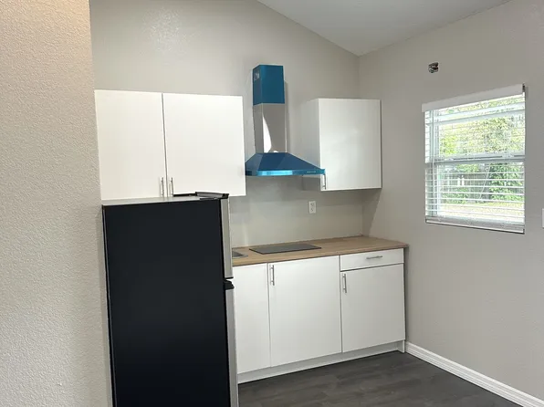 721 S 51st St, Tampa, FL 33619