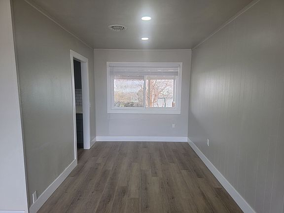 4th image of 1502 Mahan Ave