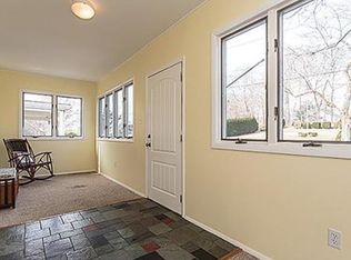 17 Davis Rd, Beverly, MA 01915