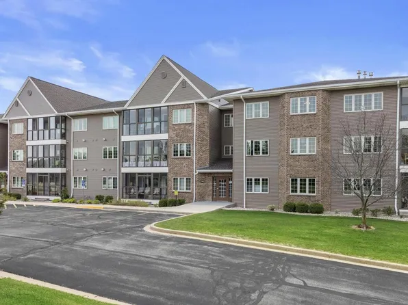 223 Oconomowoc PARKWAY #223, Oconomowoc, WI 53066
