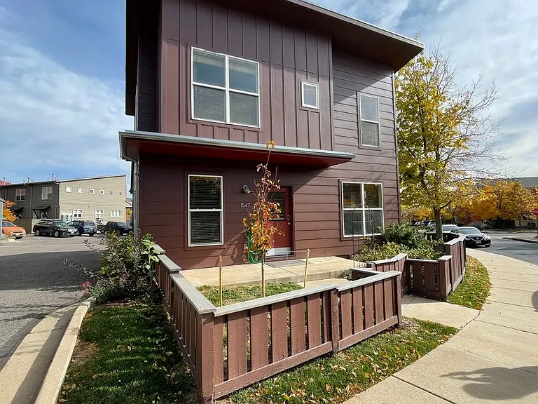 1547 Easy Rider Ln — Photo 2