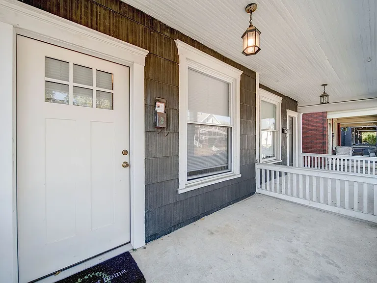 73 E Maynard Ave — Photo 2