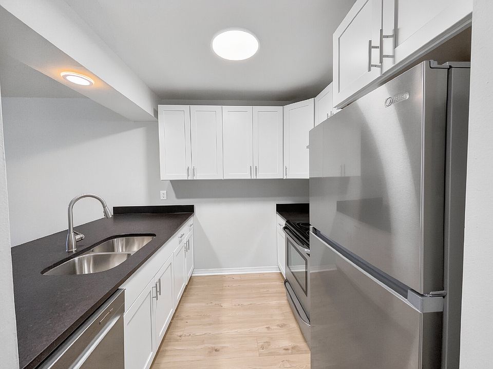 1st image of 512 Landview St #D