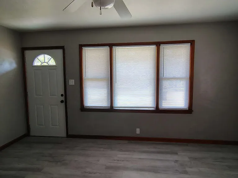 211 W High St #211 — Photo 3