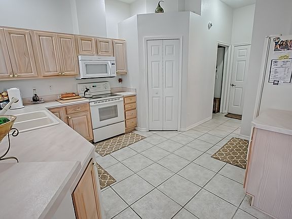 5th image of 5119 Aurora Dr