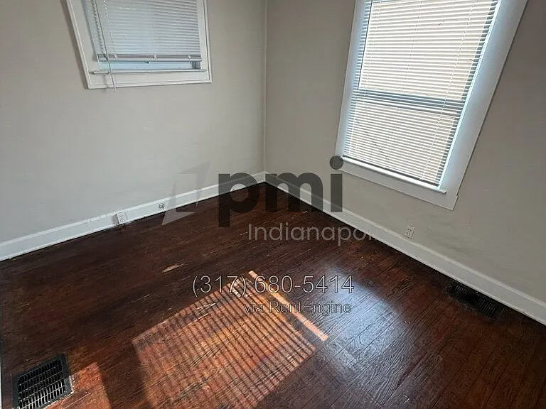 943 N Drexel Ave — Photo 13