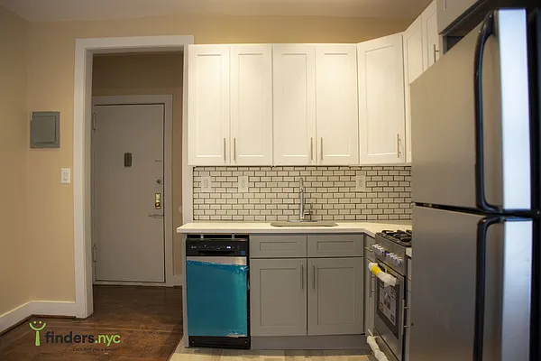 Rented by Clove Realty LLC | media 27