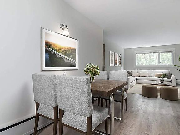2nd image of 2627 Lacon St #10