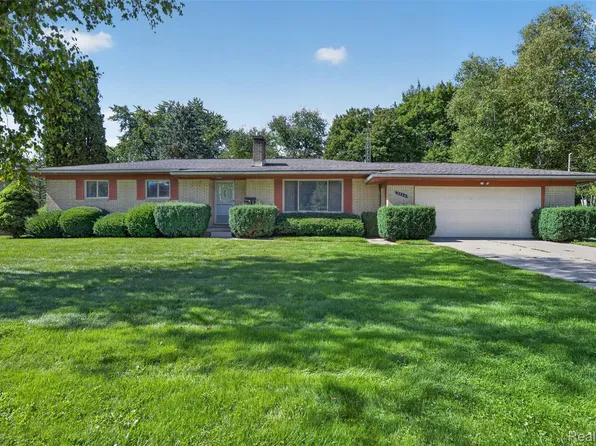 2044 Winthrop Dr, Swartz Creek, MI 48473