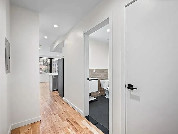 4th image of 463 W 125th St #B