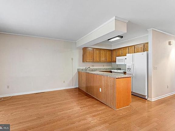 4th image of 4785 Weatherhill Dr