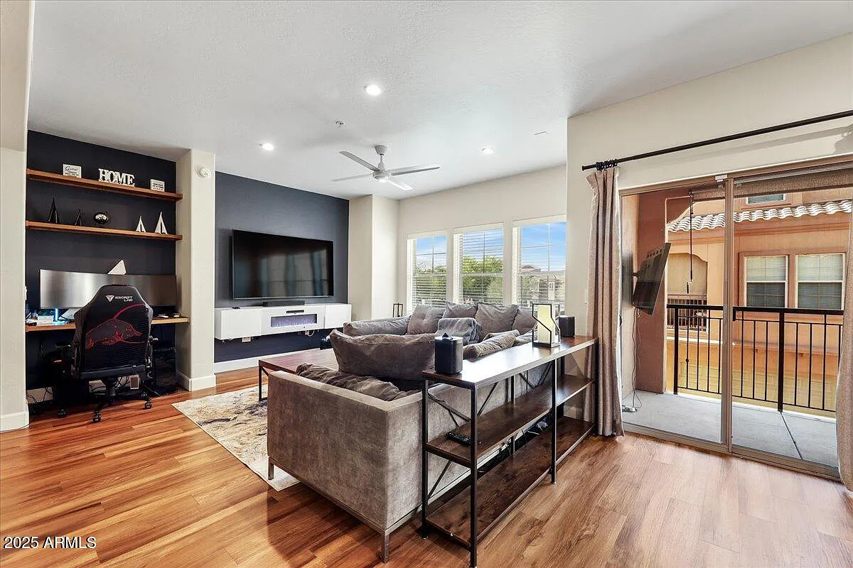 2 bed, 2.5 bath, 1490 sqft, $3,500 — Photo 3