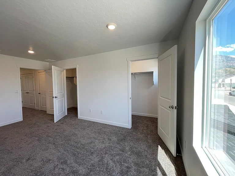 1256 W Hidden Spring Dr — Photo 38