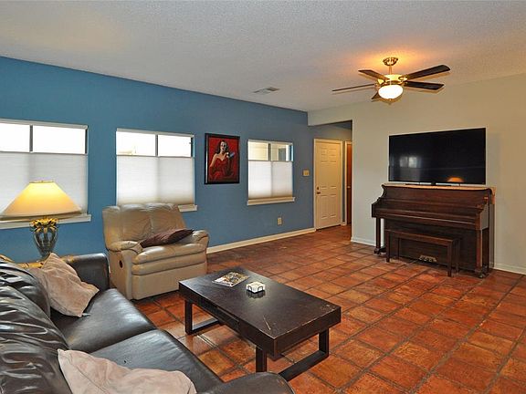 5th image of 401 Anita St Unit 29
