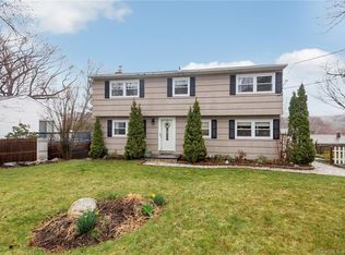 33 Lakeview Ave, Danbury, CT 06811