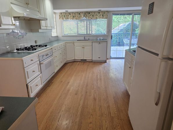 5 bedroom rental in Vancouver — photo 7