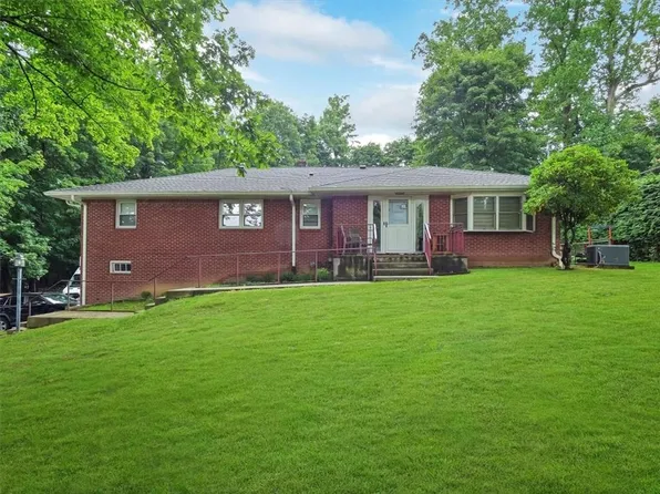 10 Milrose Lane, Monsey, NY 10952