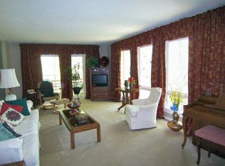 427 Academy Rd, Hendersonville, NC 28792