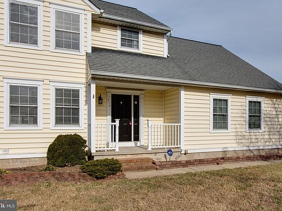5th image of 614 Kenora Woods Ct