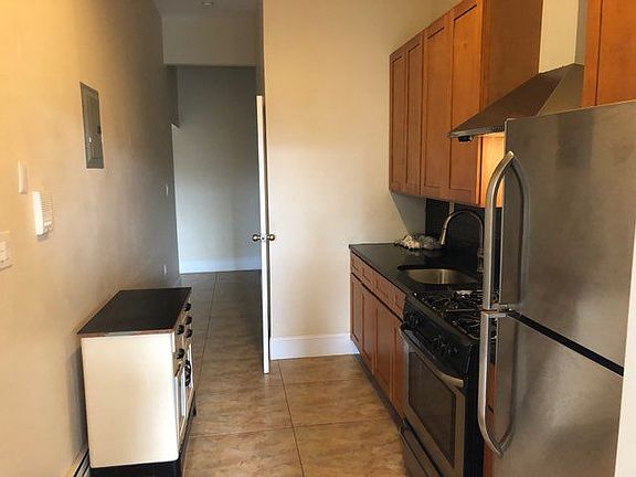 4th image of 365 Palmetto St APT 2R