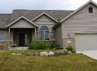 310 Oriole Ln, Cambridge, WI 53523