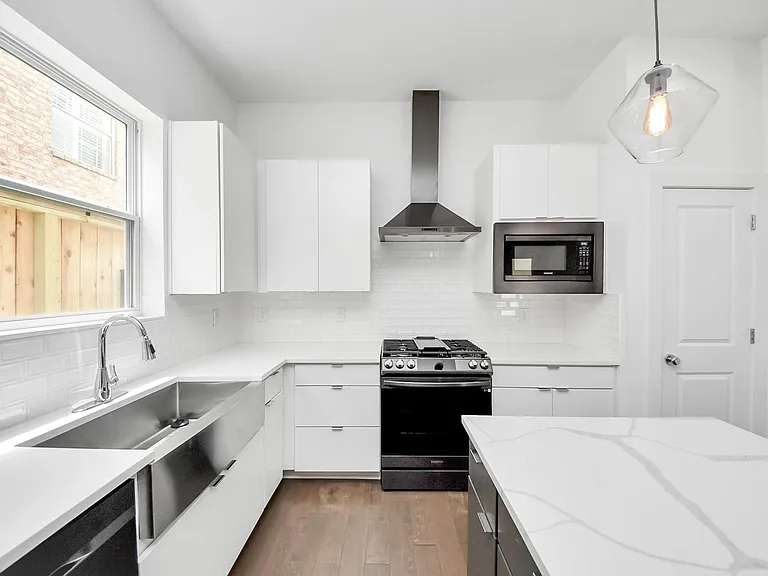 5823 Dolores St — Photo 44