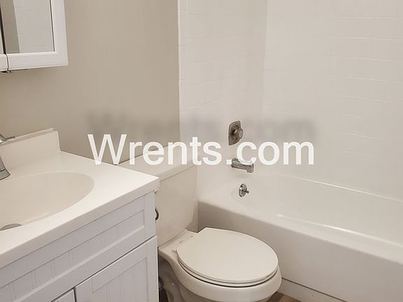 2nd image of 1522 S Lawson St #3
