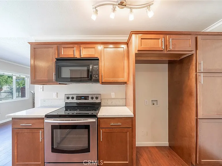 5125 W Crystal Ln — Photo 8