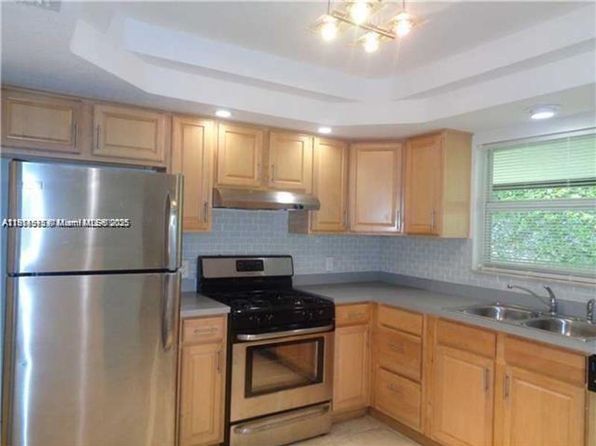 11511 NW 33rd St #11511