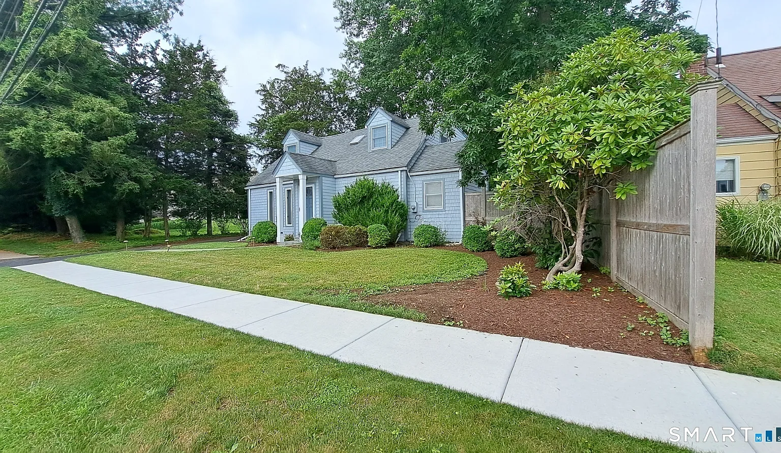 3 bed, 2.0 bath, 1337 sqft, $4,950 — Photo 2