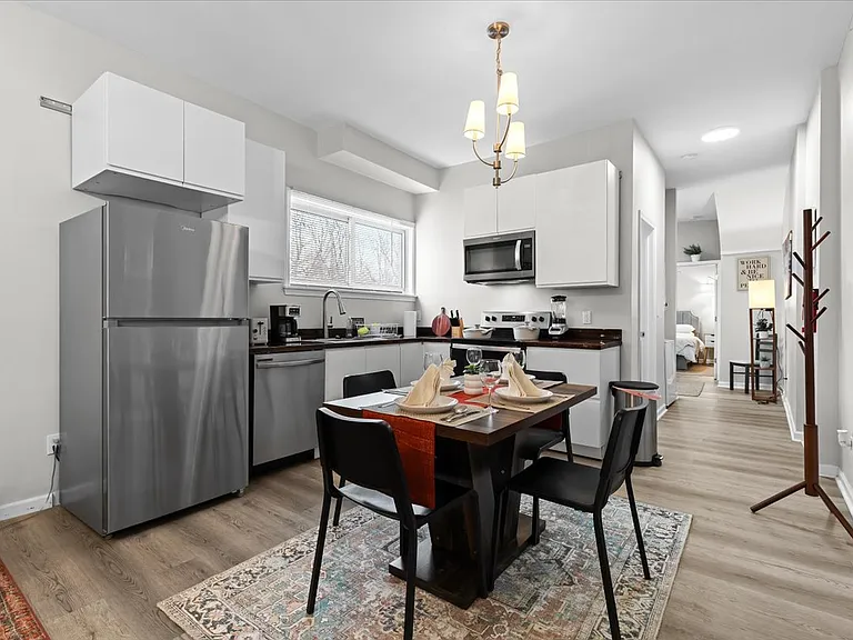 558 Marston St #1 — Photo 9