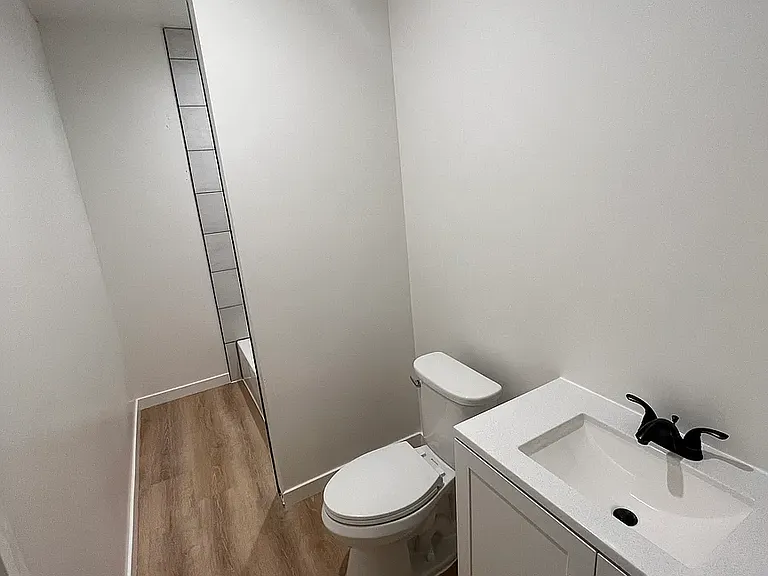 92 W 400 N #B — Photo 8