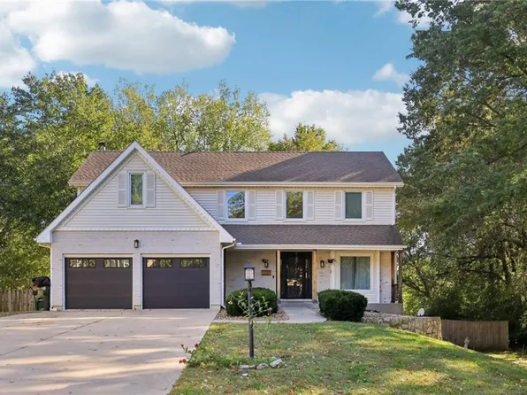 3225 Meadow Rd, Leavenworth, KS 66048