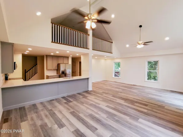 4409 Middleton Dr, Milford, PA 18337