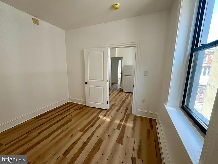 4413 Walnut St #2R — Photo 15