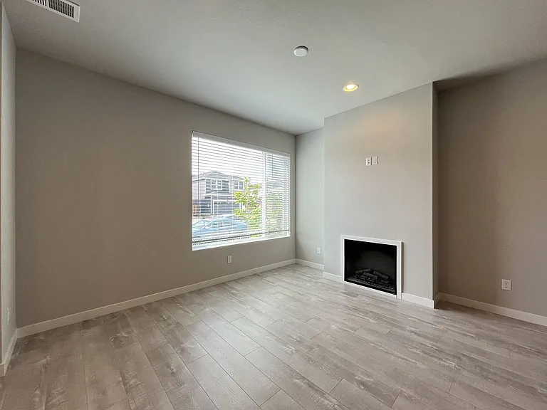 2157 36th Ave — Photo 13