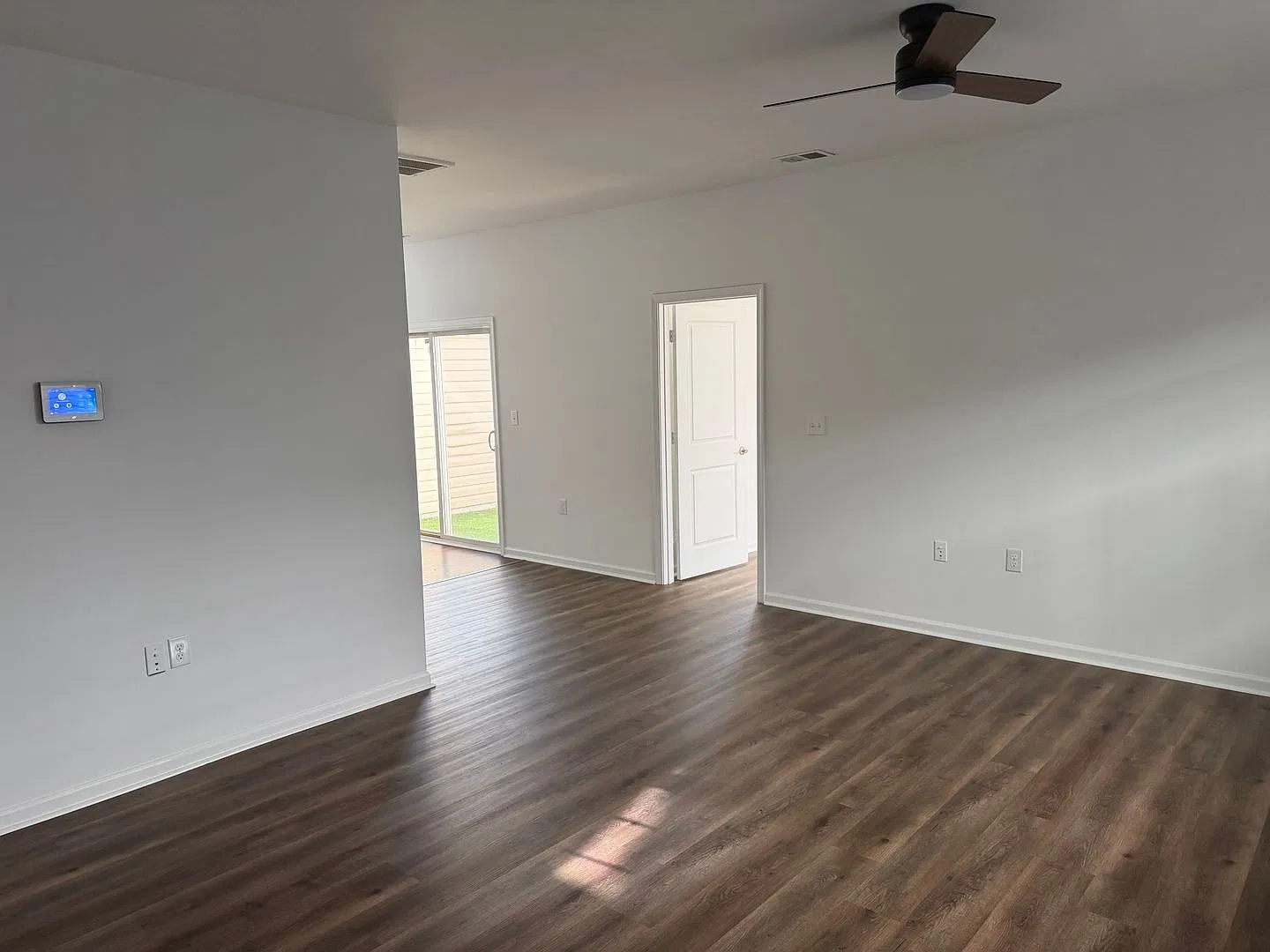 Hadley Park At Greenbrier - Three Bedrooms, Two And A Half Baths — Photo 4