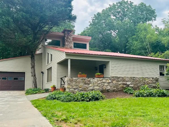 8 Ridge Rd SW, Cave Spring, GA 30124