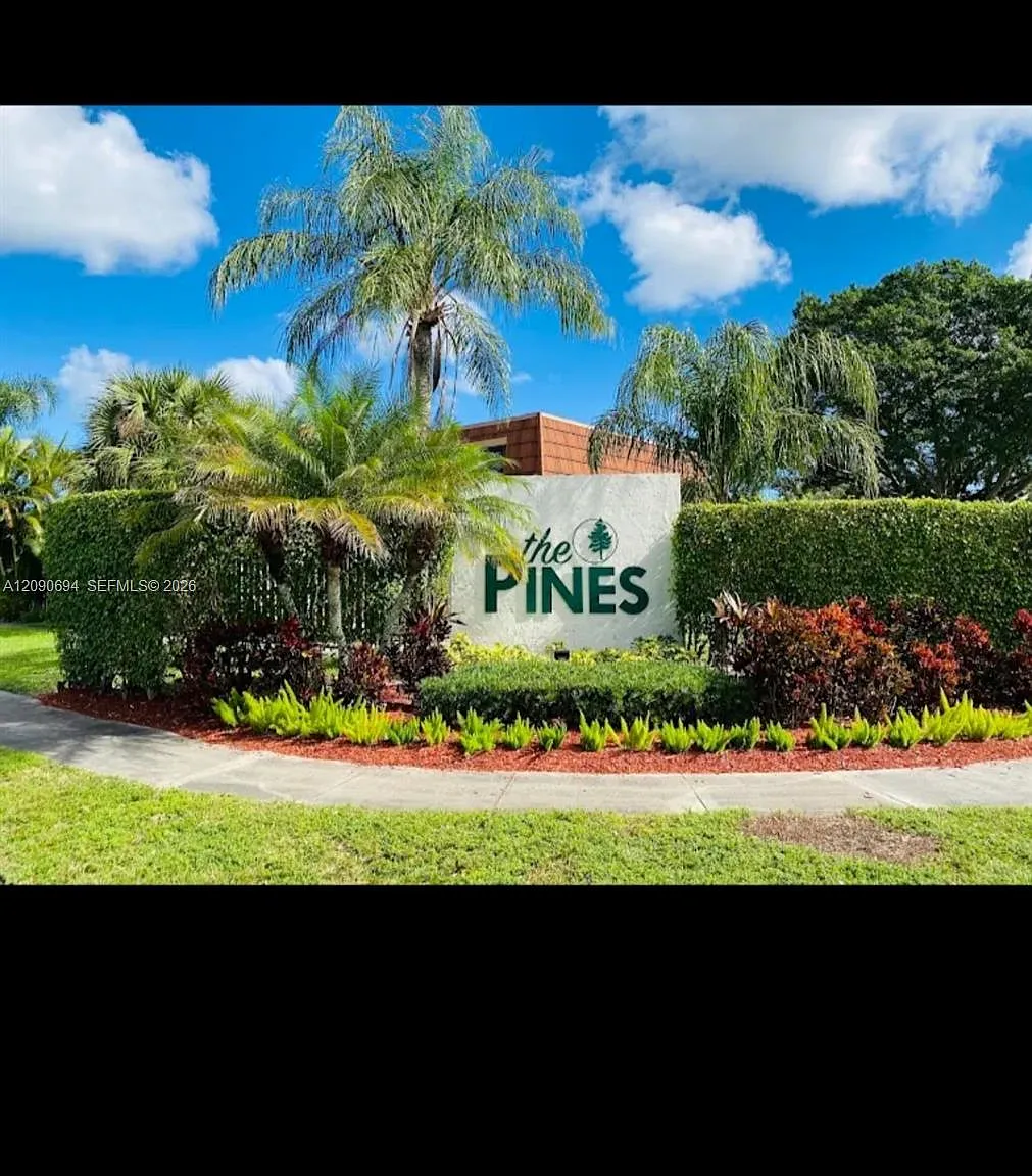 Pines 2 — Photo 1