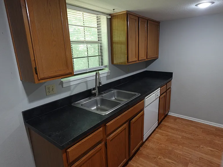7324 N Liberty St — Photo 18