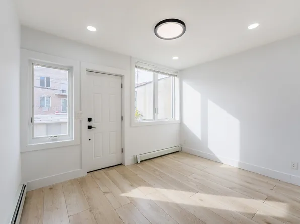 18-22 Astoria Park South image 8 of 16