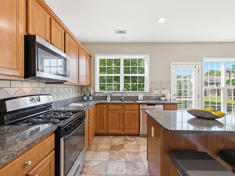 2020 Kyrle Ln — Photo 5