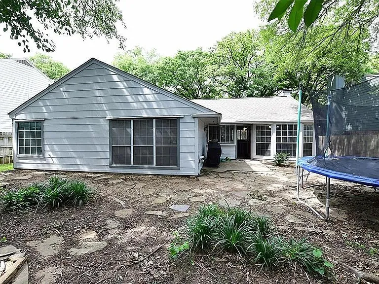525 Blair Meadow Dr — Photo 2