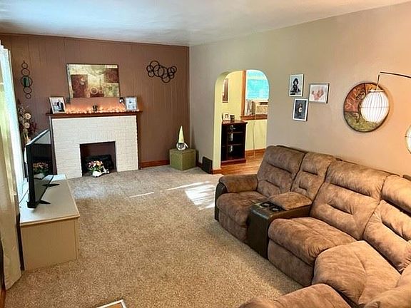 3rd image of 99 S Crescent Dr