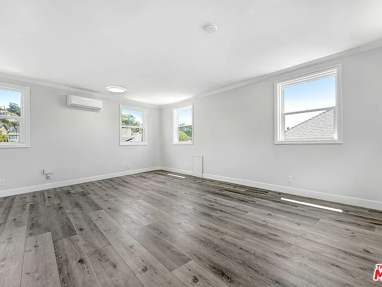 2383 Panorama Ter — Photo 15